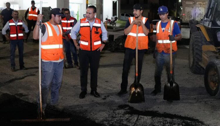 Supervisa Toño Astiazarán Trabajos De Bacheo Nocturno En Bulevar Quiroga (2)