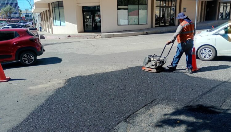 Cuadrillas municipales mantienen vialidades en Hermosillo